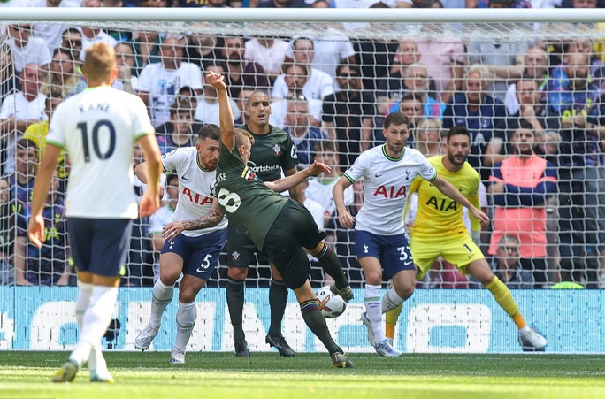 Tottenham mở đại tiệc, Southampton thua tan tác ở London - Ảnh 2.