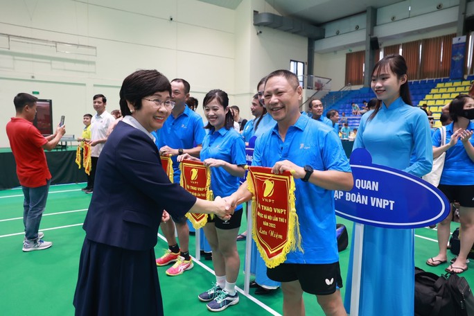 Lan tỏa tinh thần “Khỏe để xây dựng”, kỷ niệm 77 năm ngày truyền thống ngành bưu điện - Ảnh 3.
