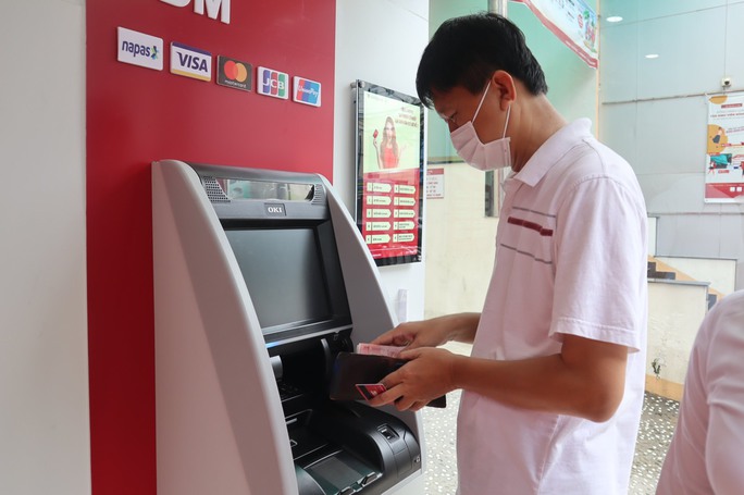 Agribank Cần Thơ II đưa vào hoạt động máy gửi, rút tiền tự động - Ảnh 5.