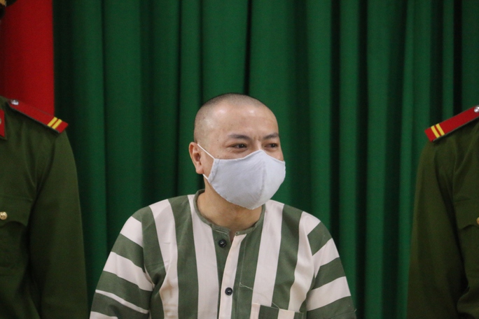 Tử tù Đặng Văn Hiến xúc động nghe quyết định giảm án của Chủ tịch nước - Ảnh 3.