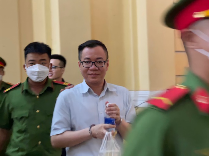 Bán rẻ hàng trăm nền đất: Ông Tề Trí Dũng nói không có kinh nghiệm! - Ảnh 2. Bán rẻ hàng trăm nền đất: Ông Tề Trí Dũng nói không có kinh nghiệm! - Ảnh 2.