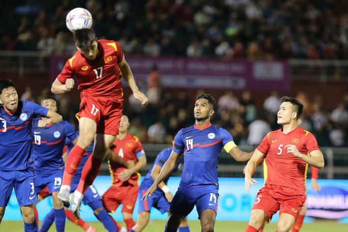 Đội tuyển Việt Nam đại thắng trên sân Thống Nhất - Ảnh 3.