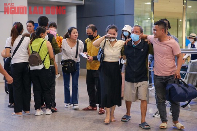 37 ngư dân Quảng Nam bị Malaysia bắt giữ đã về nước - Ảnh 6.