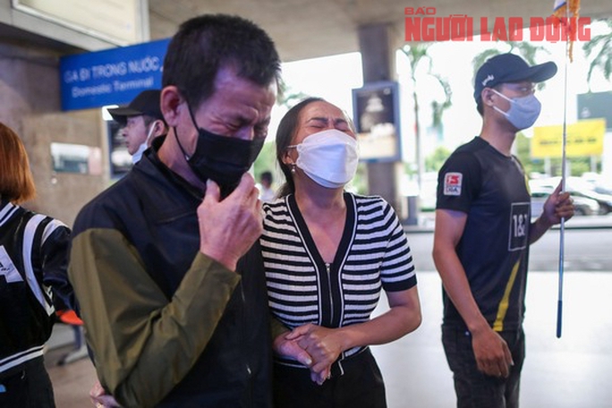 37 ngư dân Quảng Nam bị Malaysia bắt giữ đã về nước - Ảnh 8.