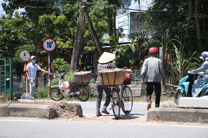 Sau tai nạn đau lòng ở Quảng Nam: Sẽ mở nút giao thông trước ngày 10-10 - Ảnh 2.