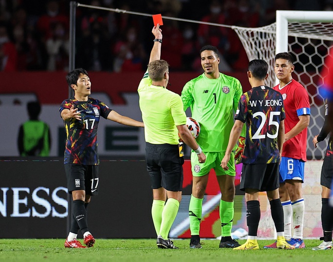 Son Heung-min lập siêu phẩm cứu Hàn Quốc, Richarlison bùng nổ với Brazil - Ảnh 4.