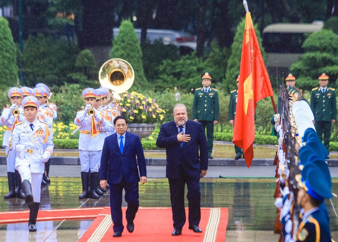 Thủ tướng Phạm Minh Chính đón Thủ tướng Cuba lần đầu thăm chính thức Việt Nam - Ảnh 9.