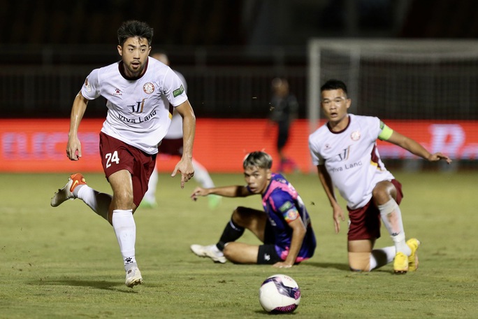 Thua trận derby, CLB TP HCM đứng cuối bảng V-League 2022 - Ảnh 1.