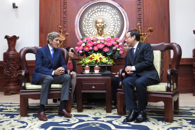 Bí thư Thành ủy TP HCM tiếp Đặc phái viên Tổng thống Mỹ John Kerry - Ảnh 1.