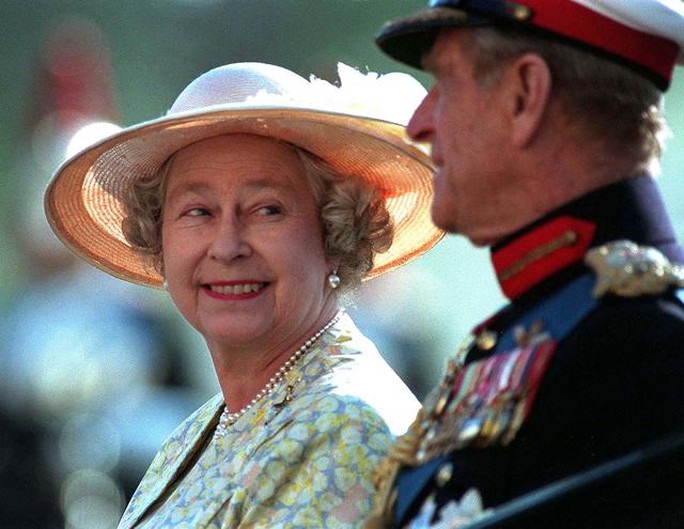Nữ hoàng Elizabeth II và 70 năm trị vì nước Anh - Ảnh 7.
