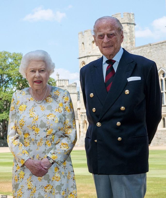 Nữ hoàng Elizabeth II và 70 năm trị vì nước Anh - Ảnh 14.