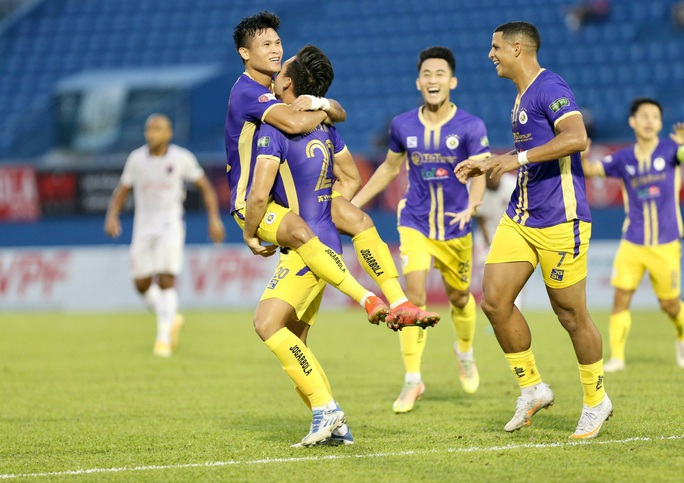 CLB Hà Nội đè bẹp chủ nhà Bình Phước, vào bán kết Cúp quốc gia 2022 - Ảnh 2.