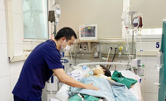 Bộ Y tế tìm nguồn cung thuốc trị sốc sốt xuất huyết cứu bệnh nhân - Ảnh 1. Bộ Y tế tìm nguồn cung thuốc trị sốc sốt xuất huyết cứu bệnh nhân - Ảnh 1.