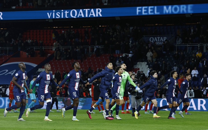 Messi nổ súng trong ngày trở lại Ligue 1 - Ảnh 7.