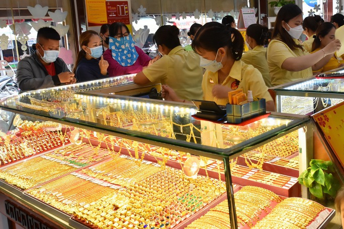 Giá vàng hôm nay 14-1: Thế giới tăng sốc, vàng trong nước nhảy vọt - Ảnh 1.