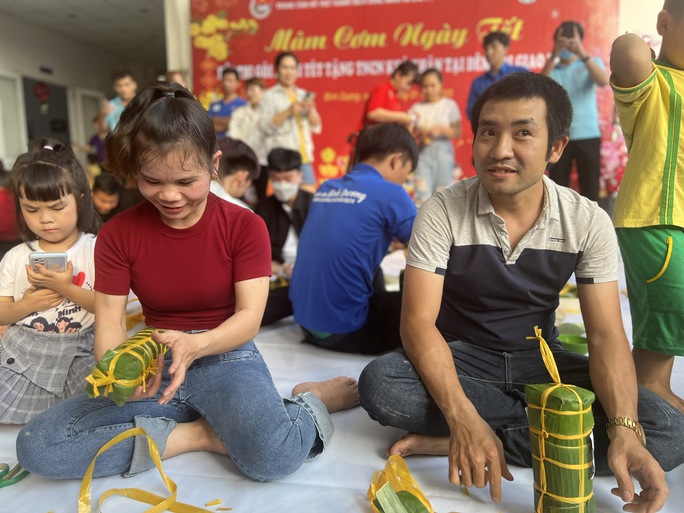 Cùng nhau làm nên Tết, mang mùa xuân ấm áp đến công nhân - Ảnh 4.