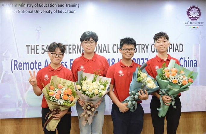 Nguyễn Việt Phong và 5 giờ nghẹt thở thi Olympic hóa học quốc tế - Ảnh 1.