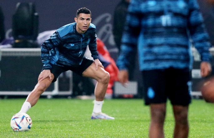 Ronaldo sẵn sàng cho màn tái ngộ Messi tại Ả Rập Saudi - Ảnh 2.