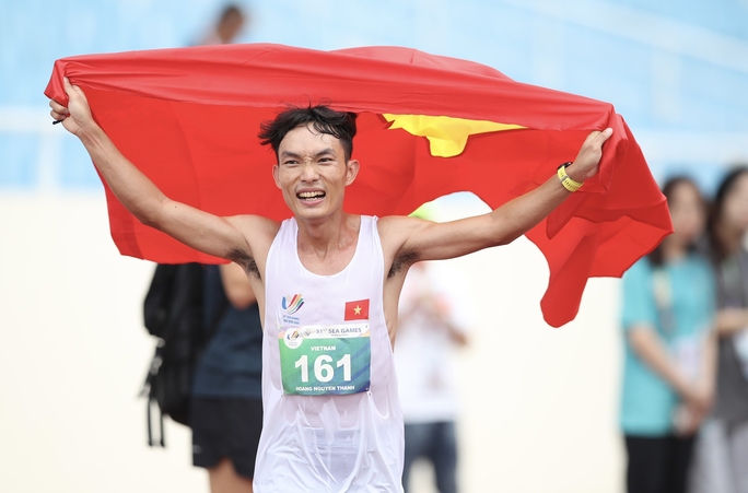 Hoàng Nguyên Thanh: Leo núi Bà Rá để thành vua marathon Đông Nam Á - Ảnh 4.