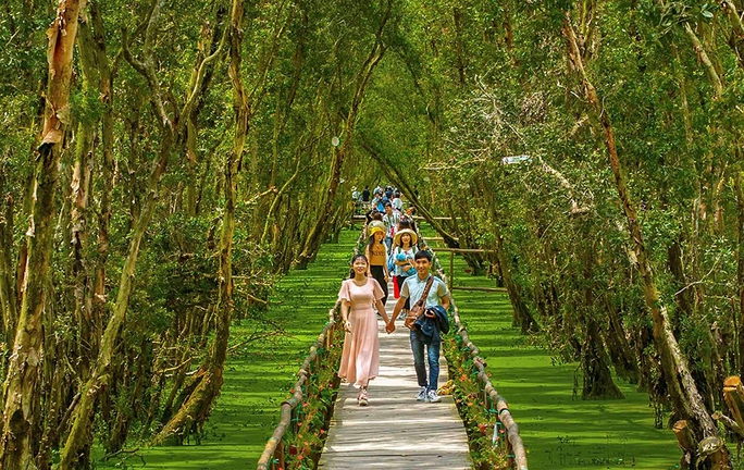CHÙM ẢNH: Những điểm đến vạn người mê ở miền Tây dịp Tết Quý Mão 2023 - Ảnh 8. CHÙM ẢNH: Những điểm đến vạn người mê ở miền Tây dịp Tết Quý Mão 2023 - Ảnh 8.