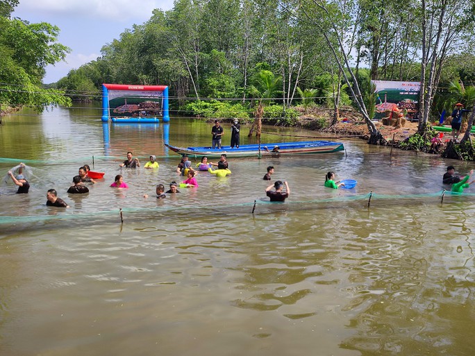 CHÙM ẢNH: Những điểm đến vạn người mê ở miền Tây dịp Tết Quý Mão 2023 - Ảnh 30. CHÙM ẢNH: Những điểm đến vạn người mê ở miền Tây dịp Tết Quý Mão 2023 - Ảnh 30.