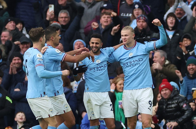 Haaland lập siêu hat-trick, Man City bám sát ngôi đầu Ngoại hạng Anh - Ảnh 6.