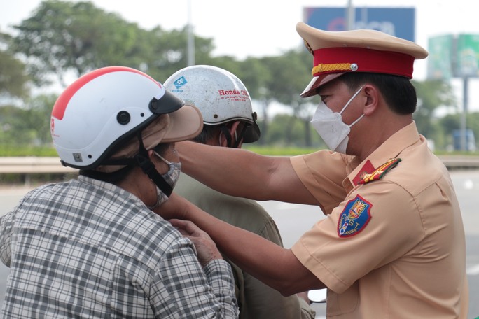 [ONL XUÂN - CTXH] Dở khóc dở cười chuyện tài xế có men ghi được ở TP HCM - Ảnh 5.