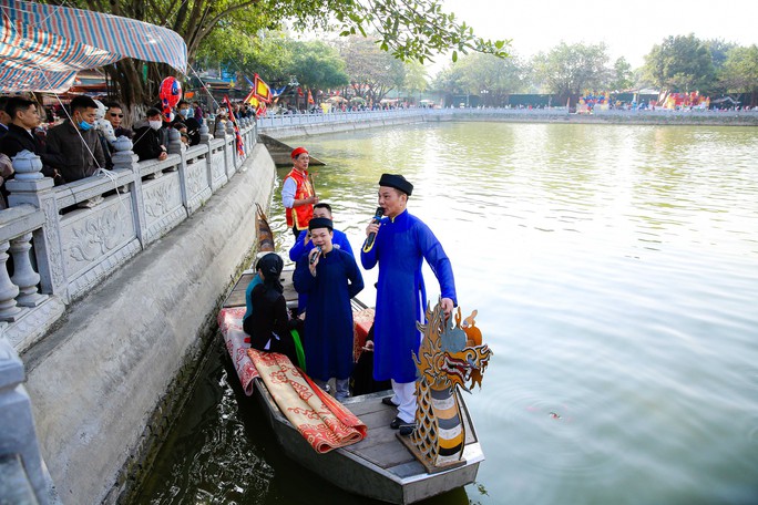 Người dân tưng bừng tham gia lễ hội rước pháo khổng lồ ở làng Đồng Kỵ - Ảnh 15.