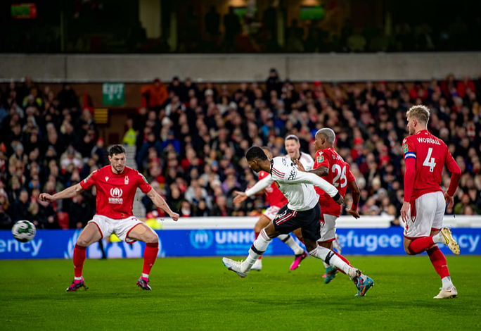 Thắng đậm Nottingham Forest, Man United cầm chắc vé chung kết League Cup - Ảnh 3.