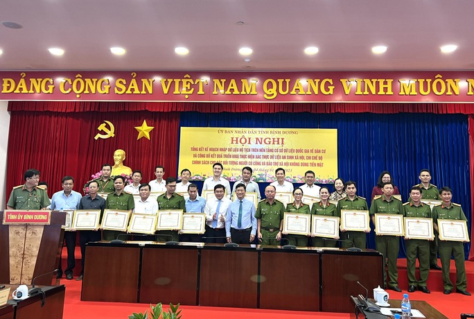 Bình Dương: Những con số ấn tượng sau hơn 35 ngày đêm số hóa - Ảnh 1. Bình Dương: Những con số ấn tượng sau hơn 35 ngày đêm số hóa - Ảnh 1.