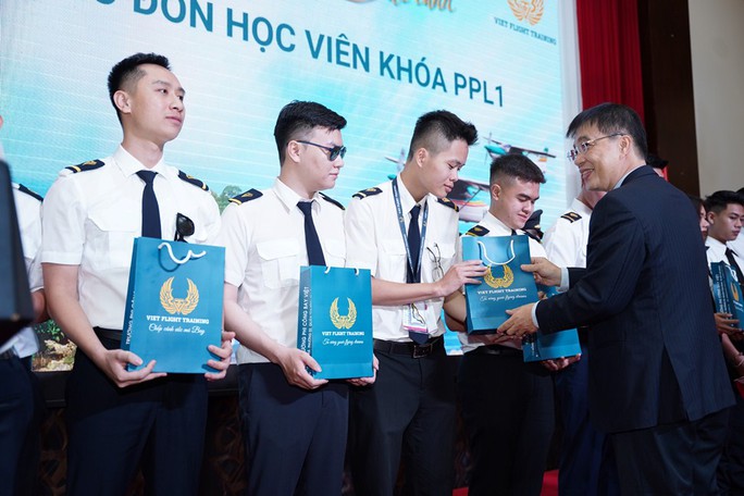 Trường đào tạo phi công dân dụng đầu tiên khu vực miền Nam đi vào hoạt động ở Kiên Giang - Ảnh 3.