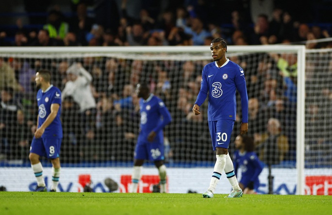 Chelsea thất trận sân nhà, Man City ung dung chạy đua ngôi đầu Ngoại hạng Anh - Ảnh 3.