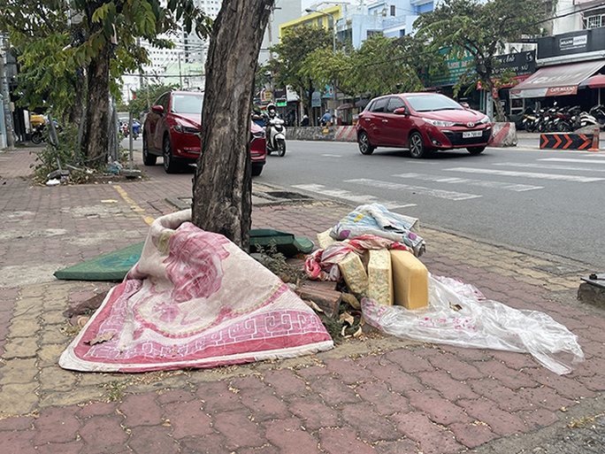 Chịu thua rác cồng kềnh? - Ảnh 1.
