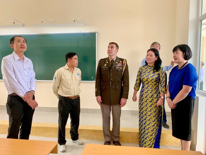 Mỹ xây trường tiểu học Trịnh Viết Bàng tặng tỉnh Bến Tre - Ảnh 2.