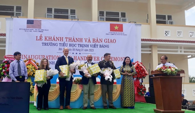 Mỹ xây trường tiểu học Trịnh Viết Bàng tặng tỉnh Bến Tre - Ảnh 4.