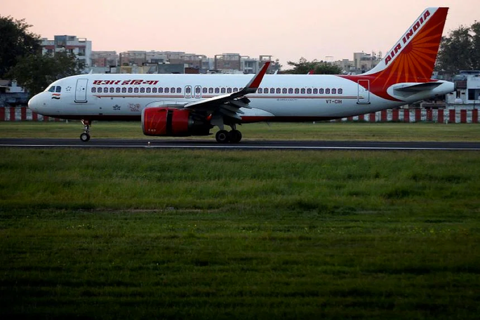 Cái kết đắng của ‘đại gia’ Ấn Độ tiểu lên người nữ hành khách trên máy bay - Ảnh 2.