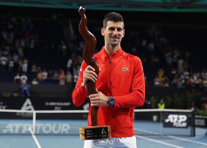 Ngược dòng đẳng cấp, Djokovic đoạt danh hiệu đầu tiên của năm 2023 - Ảnh 5.