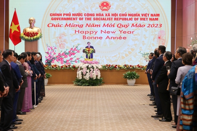 Thủ tướng Phạm Minh Chính và Phu nhân chủ trì gặp mặt Đoàn Ngoại giao - Ảnh 2.