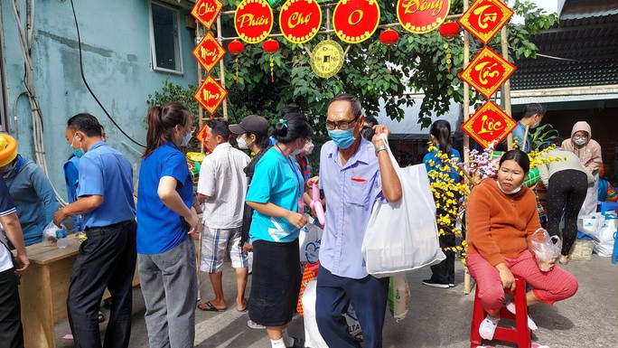 Nghĩa tình với Phiên chợ 0 đồng tại Bệnh viện Thủ Đức - Ảnh 2.