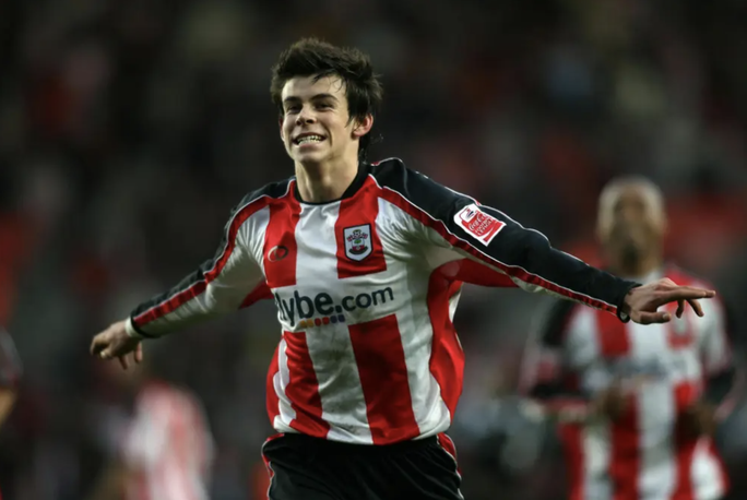 Gareth Bale tuyên bố giải nghệ, Xứ Wales tiếc nhớ thủ lĩnh siêu sao - Ảnh 2.