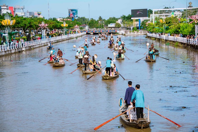 Những hình ảnh “độc” tại Festival Áo bà ba - Hậu Giang 2023 - Ảnh 8.