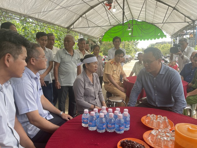 Sau tai nạn thảm khốc, tang thương bao trùm vùng quê nghèo Bình Thuận - Ảnh 1.