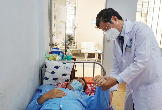 Long An: Nâng cao năng lực bảo vệ và chăm sóc sức khỏe nhân dân - Ảnh 1.