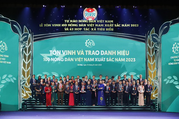 Tôn vinh 100 nông dân Việt Nam xuất sắc và biểu dương 63 hợp tác xã tiêu biểu toàn quốc - Ảnh 4.