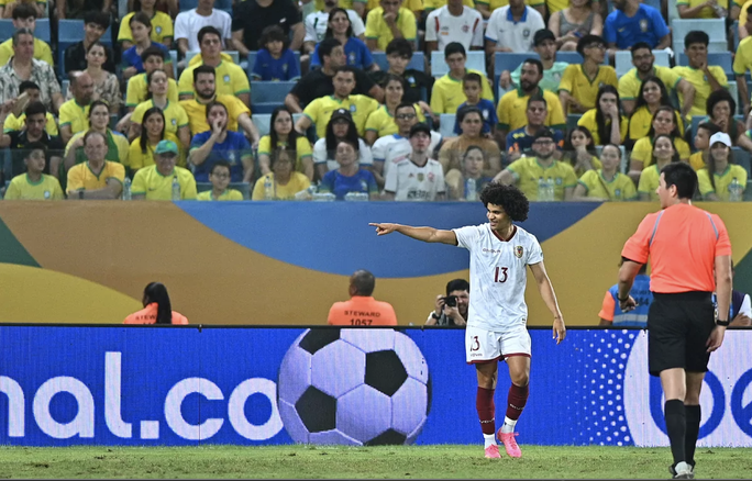 Hàng công nhạt nhòa, Brazil rơi điểm số trước đội bóng hạng 53 thế giới  - Ảnh 5.