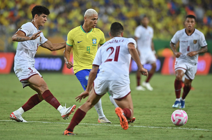 Hàng công nhạt nhòa, Brazil rơi điểm số trước đội bóng hạng 53 thế giới  - Ảnh 2.