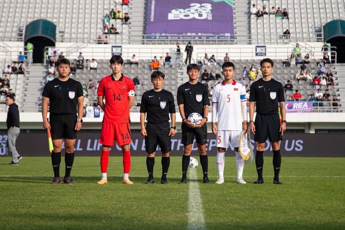 U18 Việt Nam không thể tạo bất ngờ trước chủ nhà Hàn Quốc - Ảnh 1.