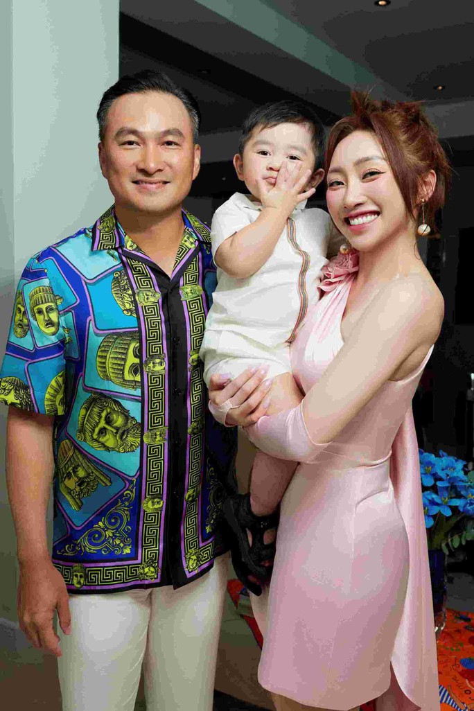Vợ diễn viên Chi Bảo tổ chức tiệc đặc biệt cho khách hàng VIP - Ảnh 1.