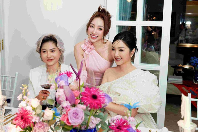 Vợ diễn viên Chi Bảo tổ chức tiệc đặc biệt cho khách hàng VIP - Ảnh 8.