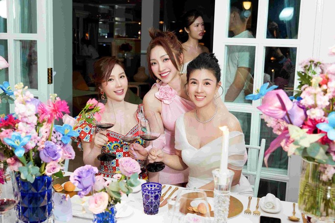 Vợ diễn viên Chi Bảo tổ chức tiệc đặc biệt cho khách hàng VIP - Ảnh 4.